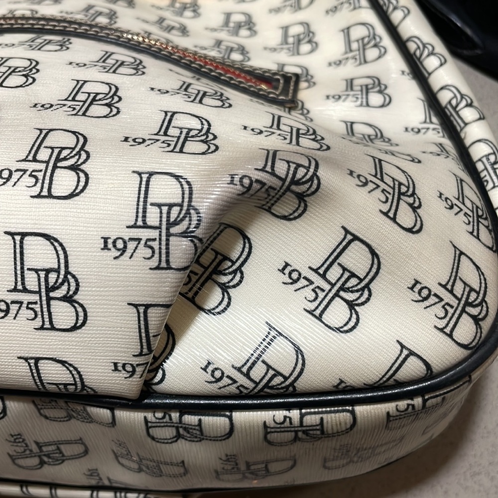 Dooney & Bourke Black and White Logo Shoulder Bag and black canvas tote bundle - Picture 6 of 16